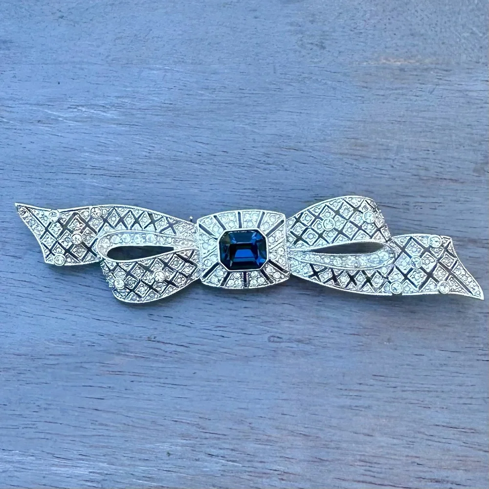 Vintage Rhinestone Bow Brooch - Picture 1 of 12